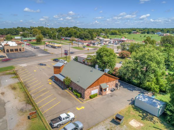 Runts BBQ: 1105 W Cherokee St, Wagoner, OK 74467